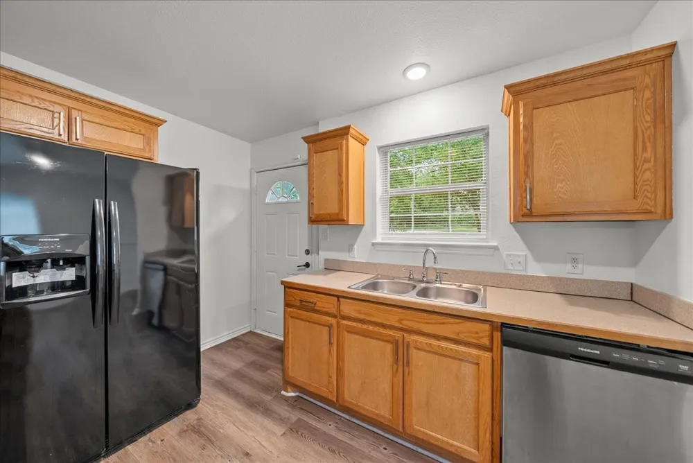 404 W Day Street Denison, TX 75020
