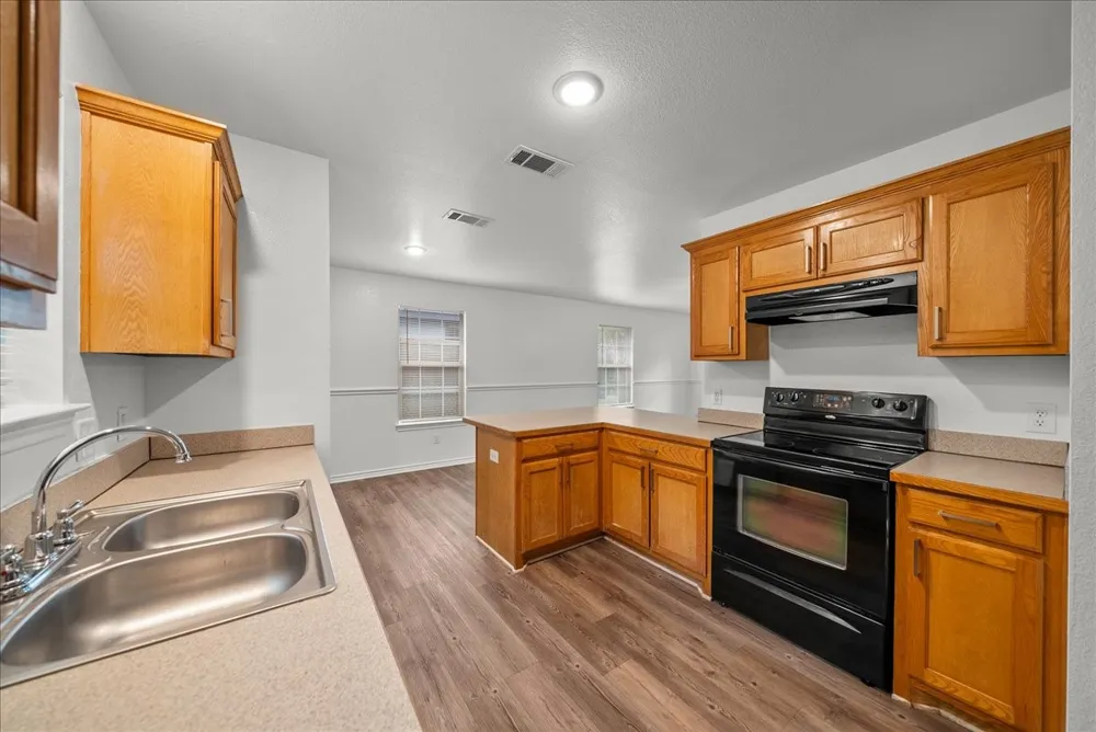 404 W Day Street Denison, TX 75020
