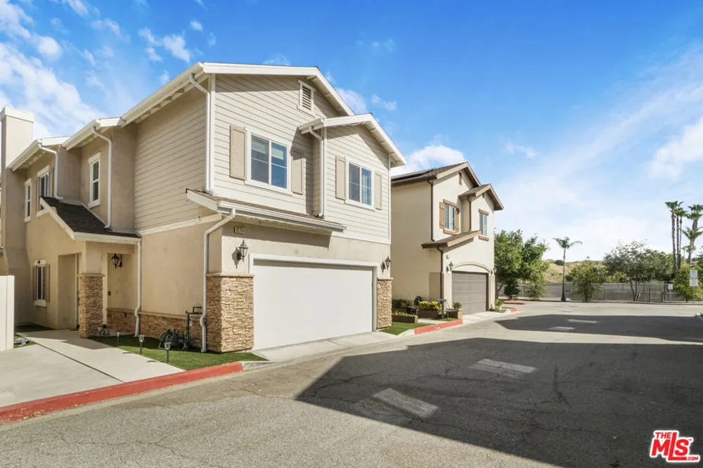22755 Walnut Park Lane Newhall, CA 91321