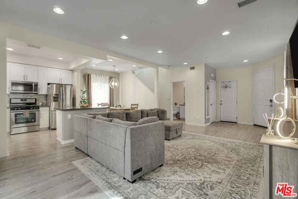 22755 Walnut Park Lane Newhall, CA 91321