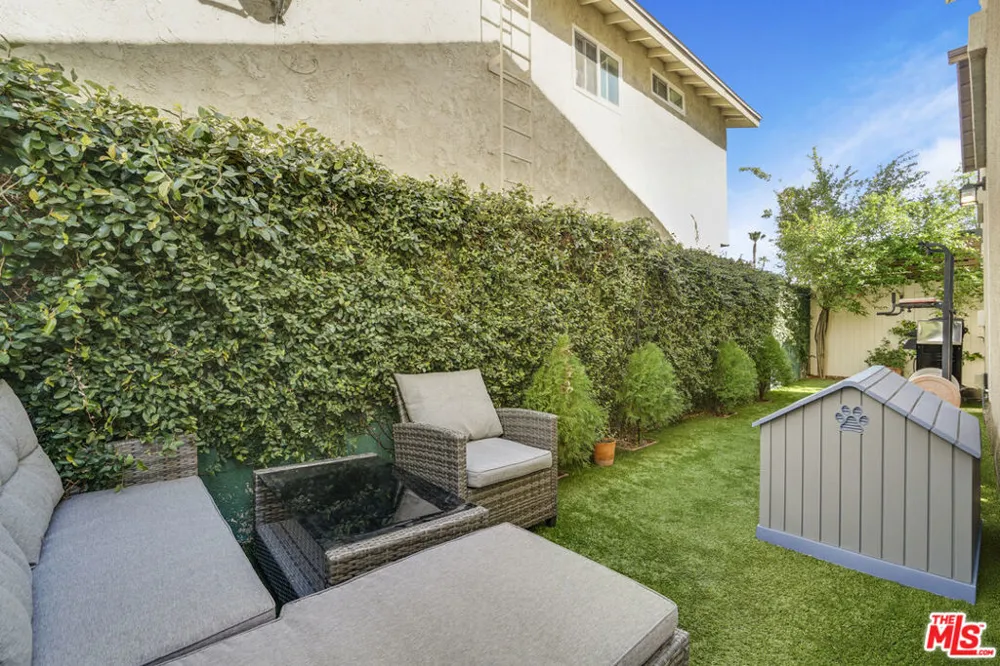 22755 Walnut Park Lane Newhall, CA 91321