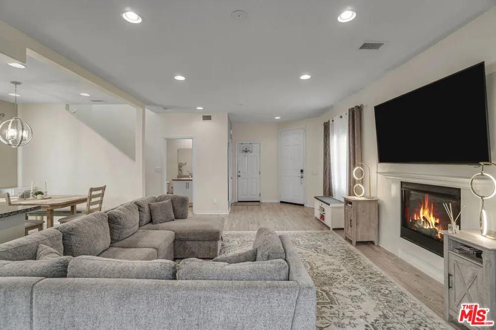 22755 Walnut Park Lane Newhall, CA 91321