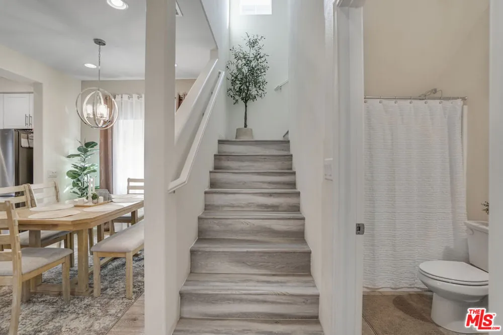 22755 Walnut Park Lane Newhall, CA 91321