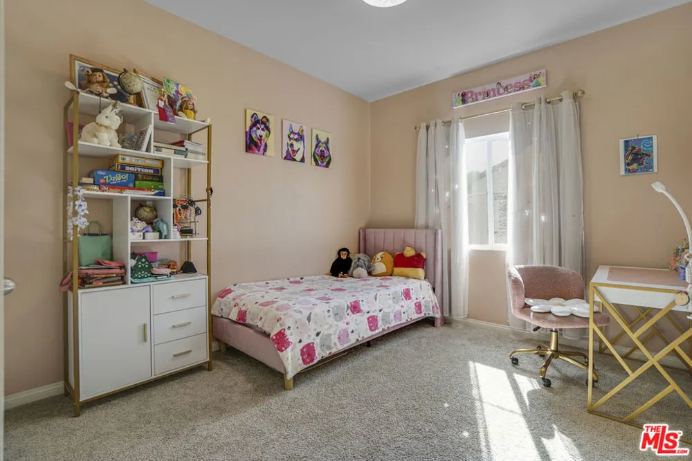 22755 Walnut Park Lane Newhall, CA 91321