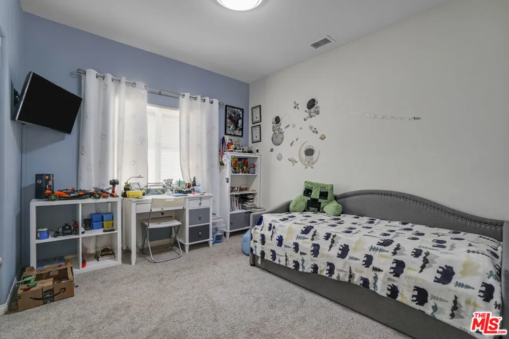 22755 Walnut Park Lane Newhall, CA 91321
