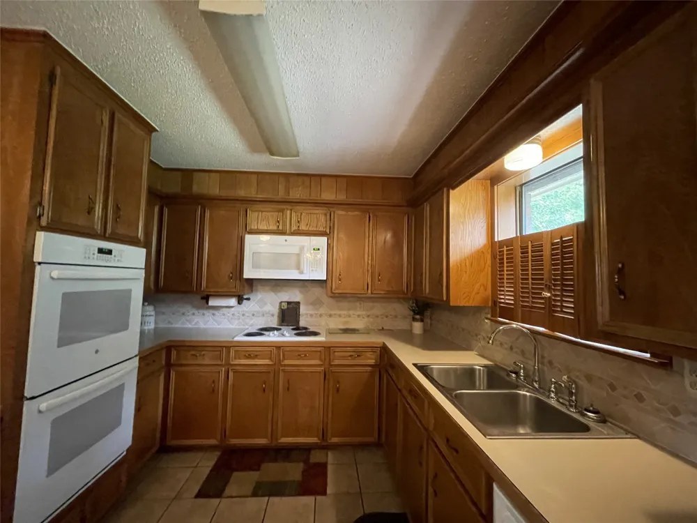 11700 Fm 642 Purdon, TX 76679