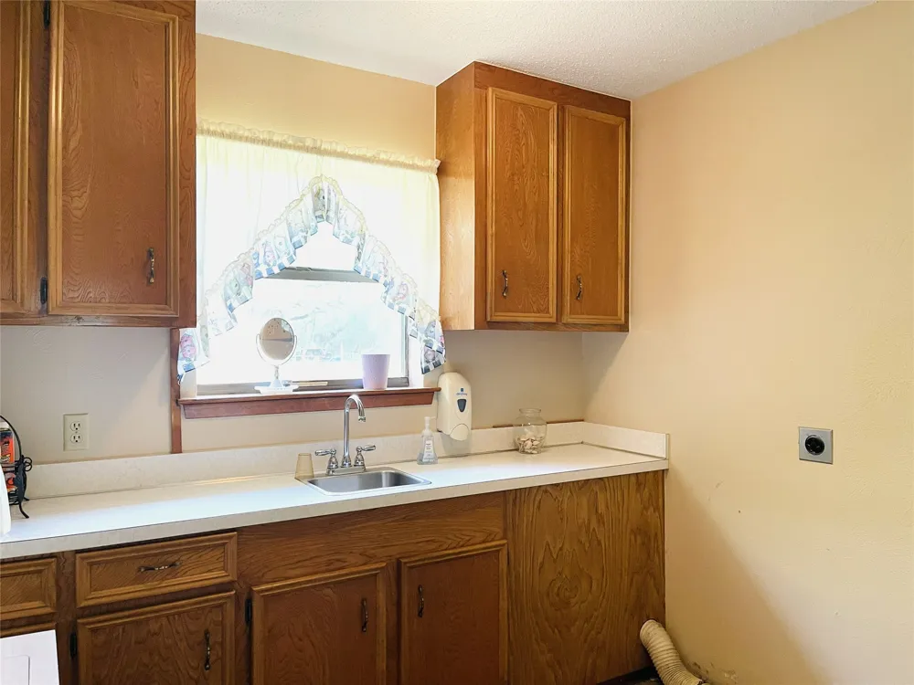 11700 Fm 642 Purdon, TX 76679