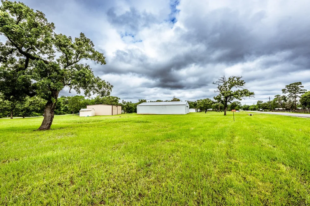 1827 State Highway 75 Huntsville, TX 77320