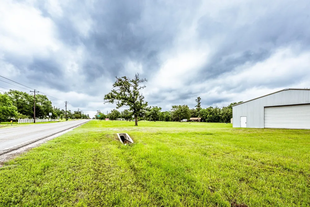 1827 State Highway 75 Huntsville, TX 77320
