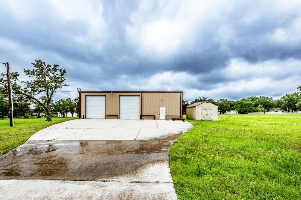 1827 State Highway 75 Huntsville, TX 77320