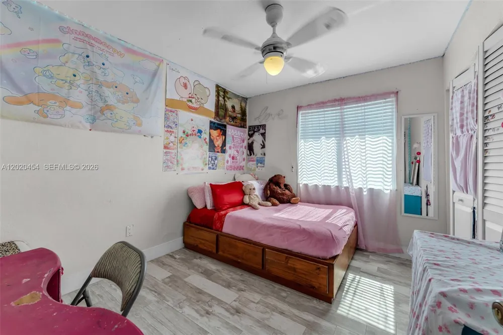 8025 NW 8th St #13 Miami, FL 33126