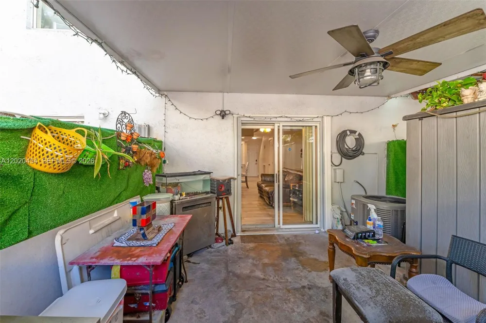 8025 NW 8th St #13 Miami, FL 33126