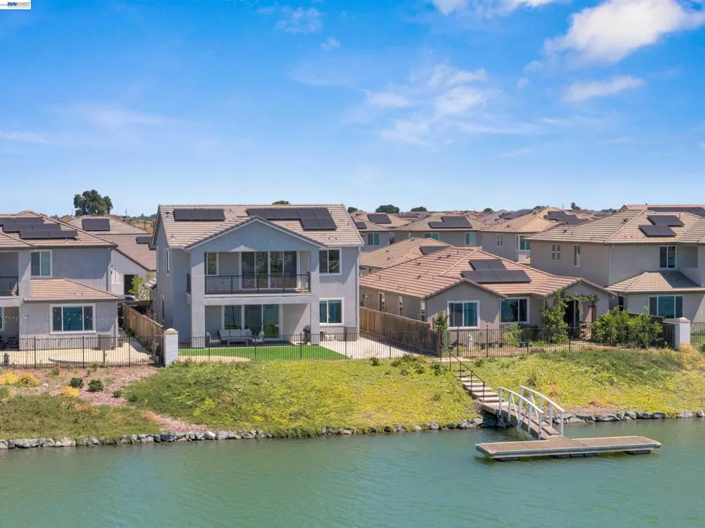 3098 Mulholland Dr Lathrop, CA 95330