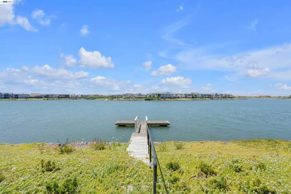3098 Mulholland Dr Lathrop, CA 95330