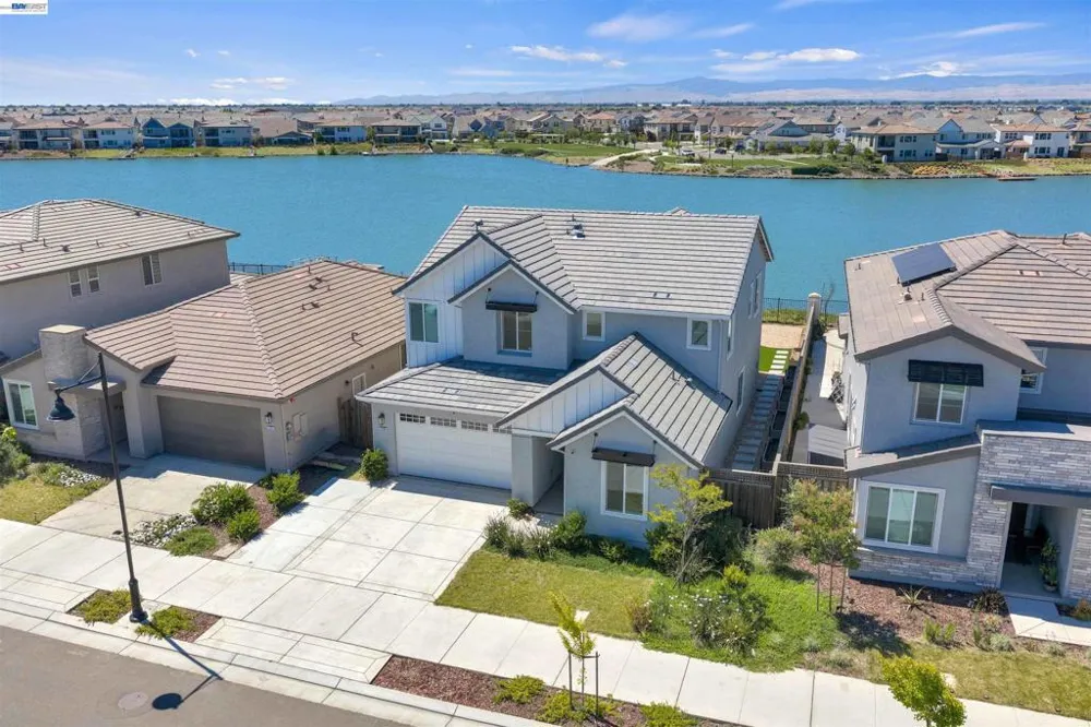 3098 Mulholland Dr Lathrop, CA 95330