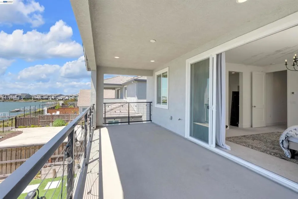 3098 Mulholland Dr Lathrop, CA 95330