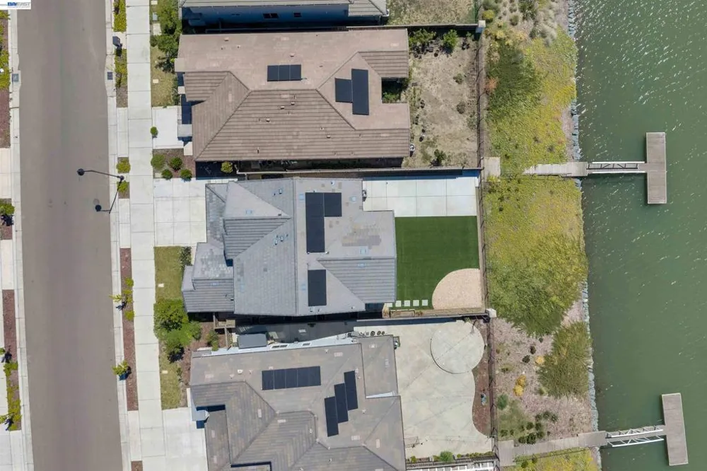 3098 Mulholland Dr Lathrop, CA 95330