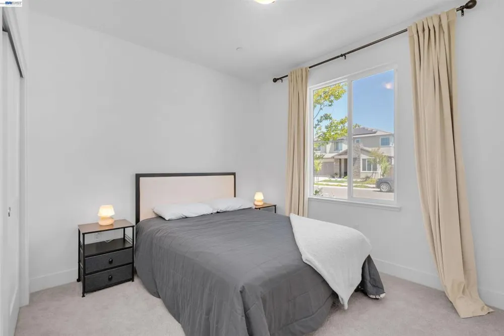 3098 Mulholland Dr Lathrop, CA 95330