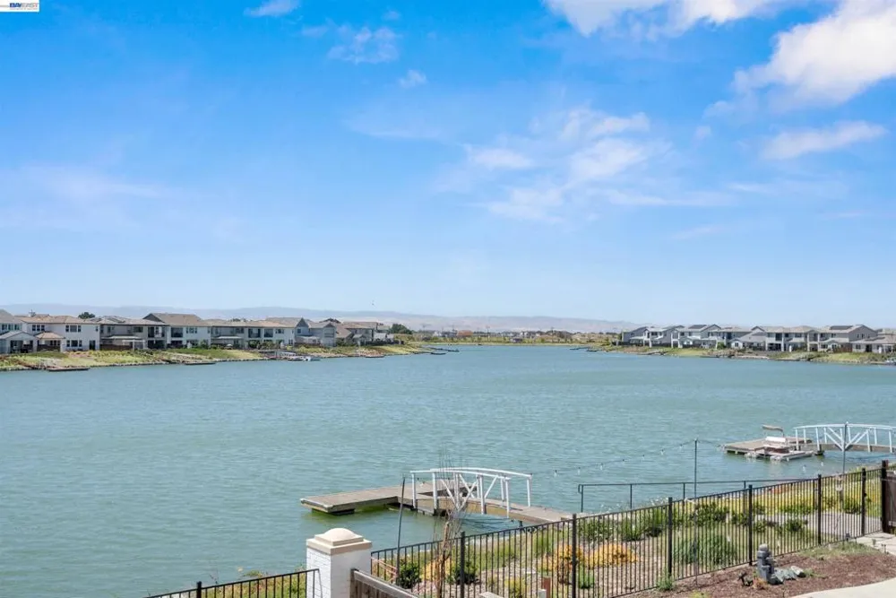 3098 Mulholland Dr Lathrop, CA 95330