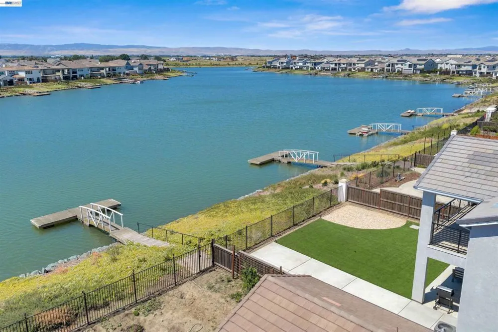 3098 Mulholland Dr Lathrop, CA 95330