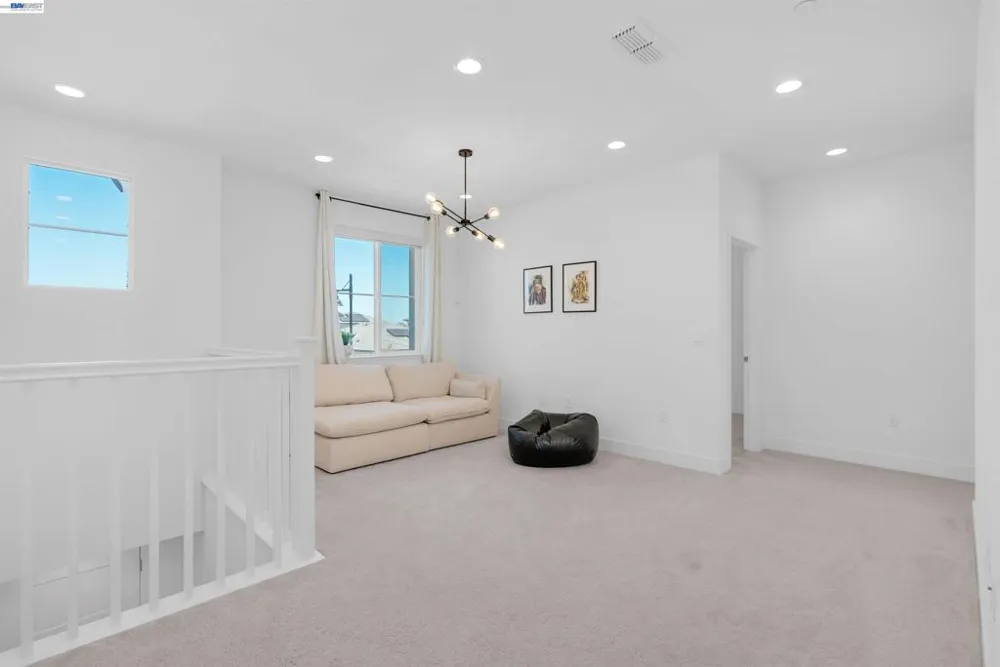 3098 Mulholland Dr Lathrop, CA 95330