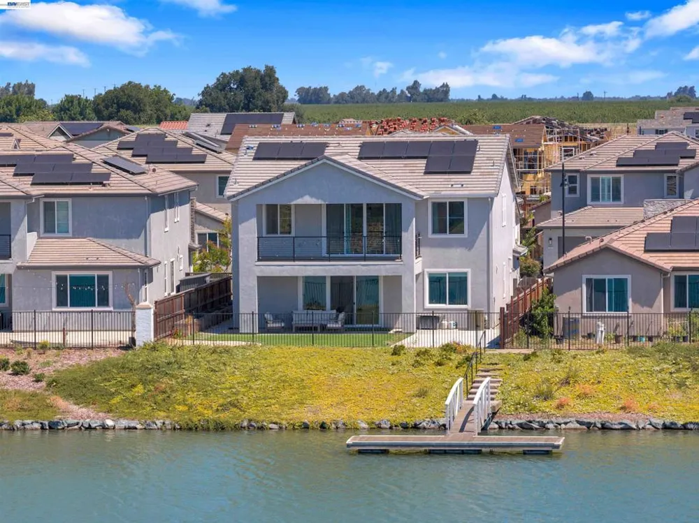 3098 Mulholland Dr Lathrop, CA 95330