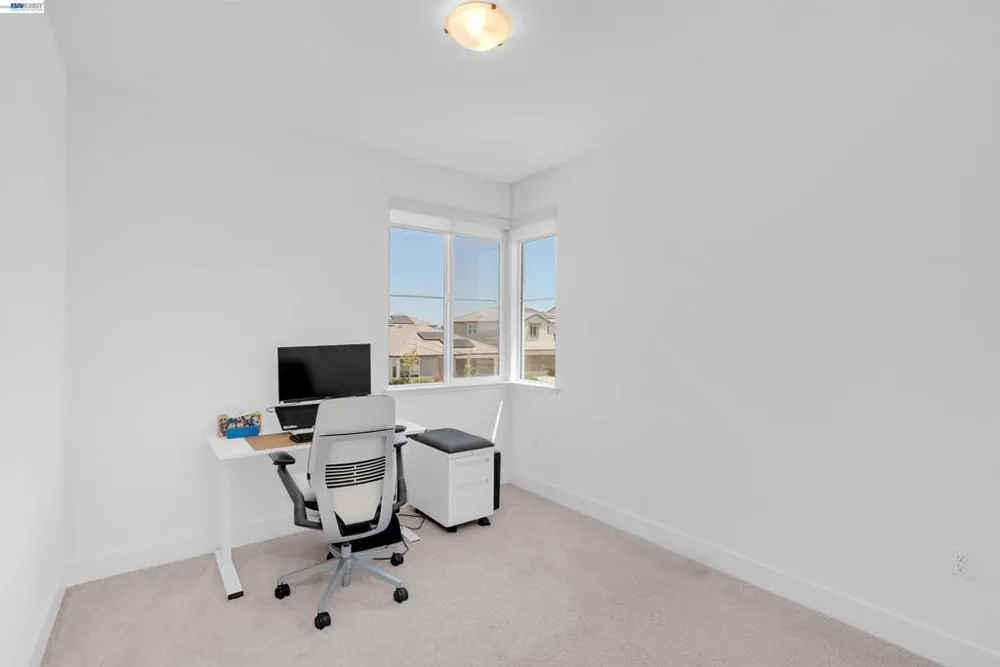 3098 Mulholland Dr Lathrop, CA 95330