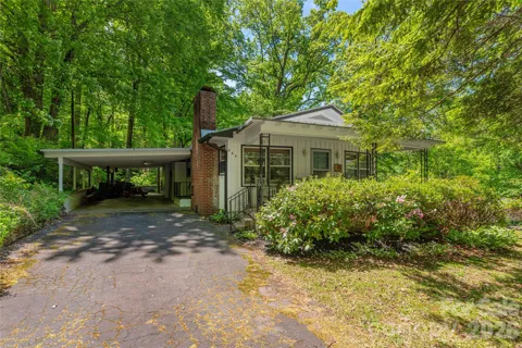 868 Cabin Flats Road