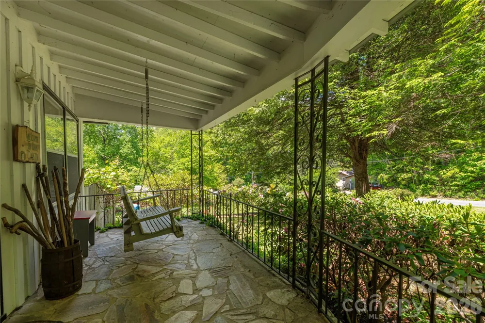 868 Cabin Flats Road Balsam, NC 28707