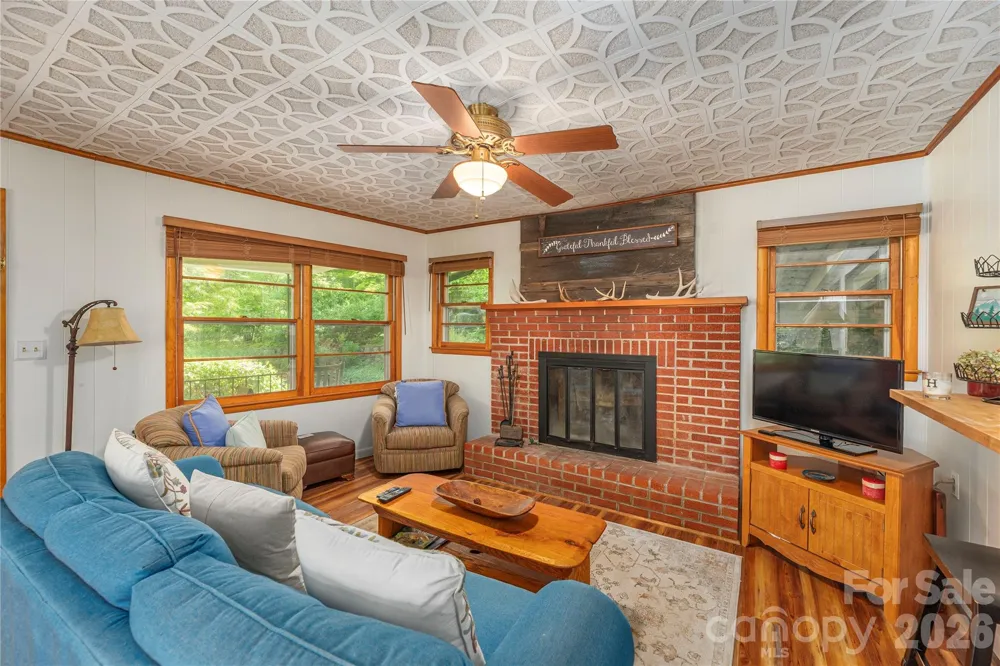 868 Cabin Flats Road Balsam, NC 28707