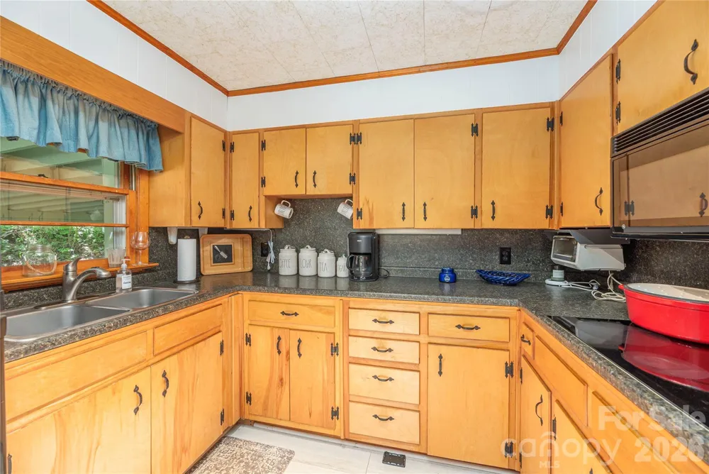 868 Cabin Flats Road Balsam, NC 28707