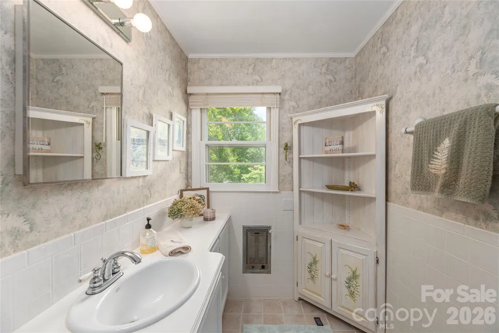 868 Cabin Flats Road Balsam, NC 28707