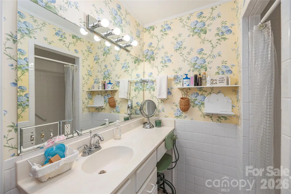 868 Cabin Flats Road Balsam, NC 28707