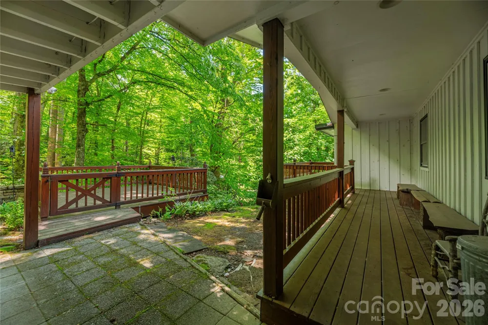 868 Cabin Flats Road Balsam, NC 28707
