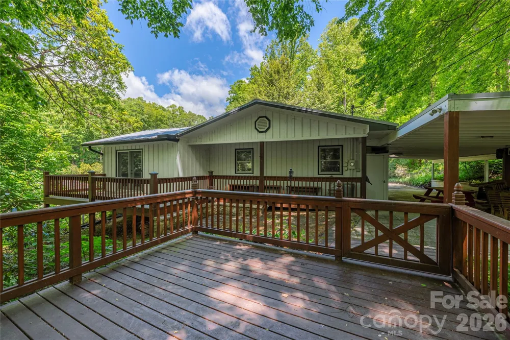 868 Cabin Flats Road Balsam, NC 28707