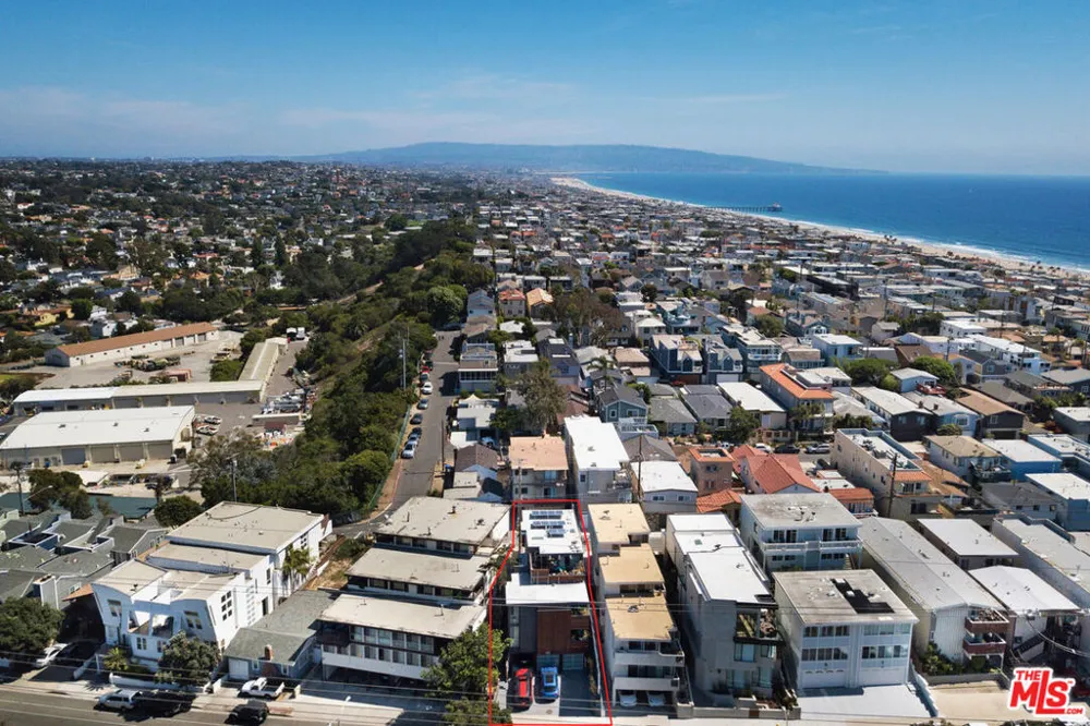 472 Rosecrans Avenue Manhattan Beach, CA 90266