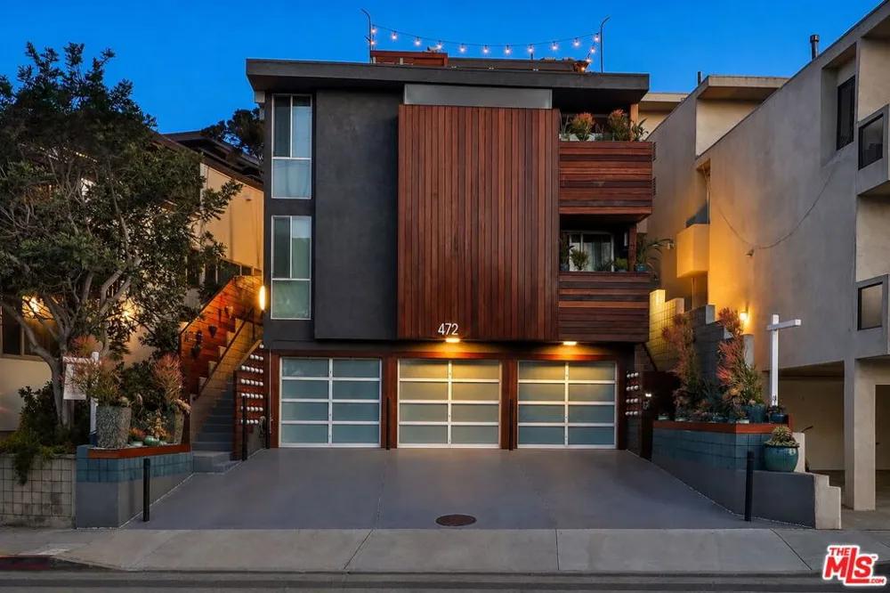 472 Rosecrans Avenue Manhattan Beach, CA 90266