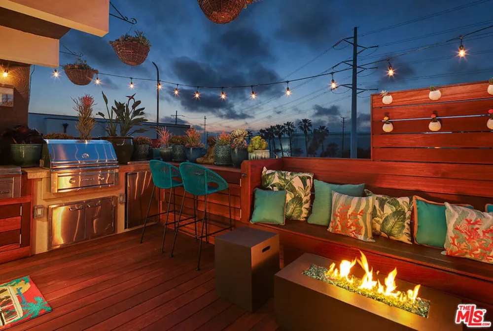 472 Rosecrans Avenue Manhattan Beach, CA 90266