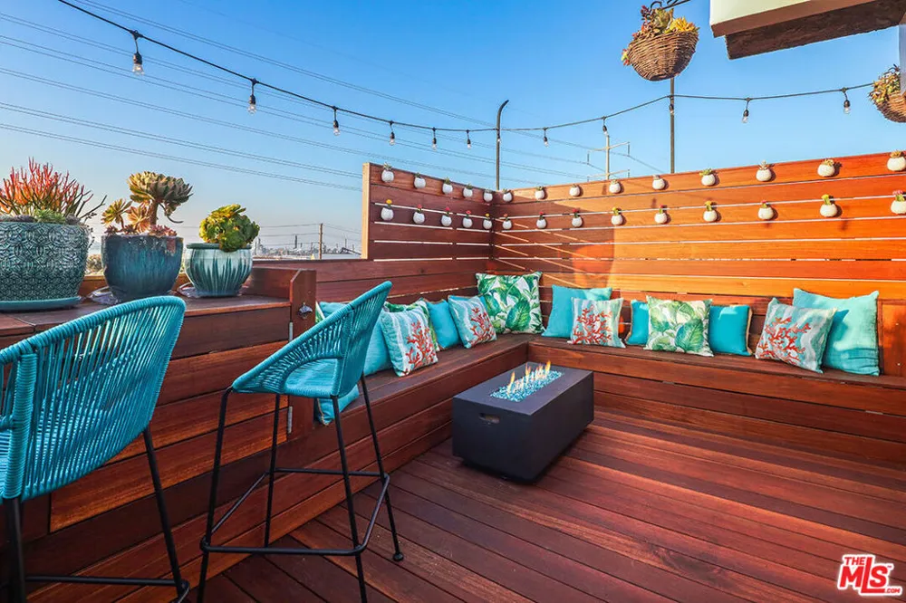 472 Rosecrans Avenue Manhattan Beach, CA 90266