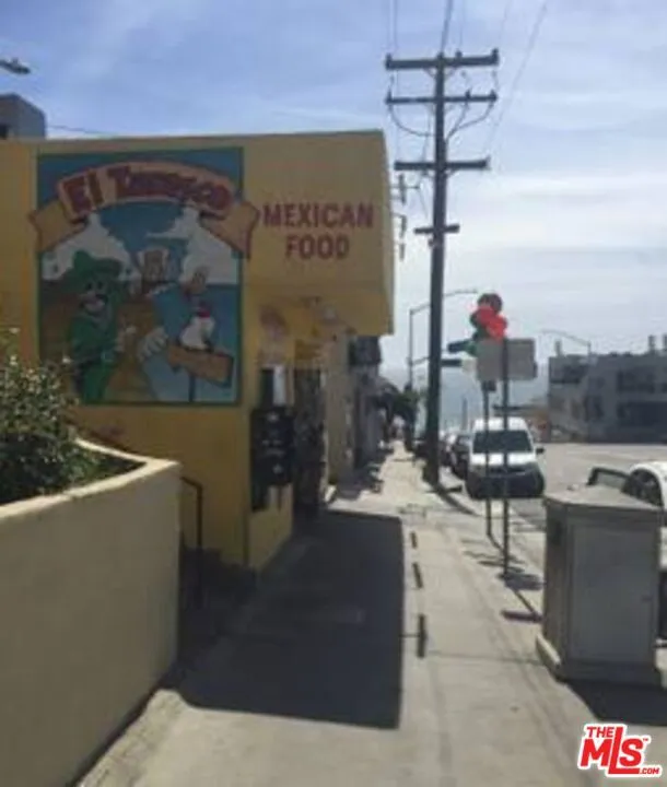 472 Rosecrans Avenue Manhattan Beach, CA 90266