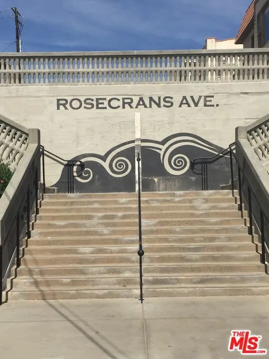472 Rosecrans Avenue Manhattan Beach, CA 90266