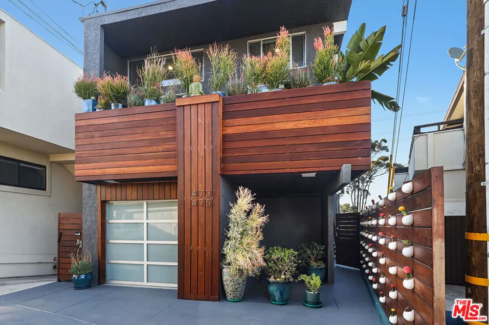 472 Rosecrans Avenue Manhattan Beach, CA 90266