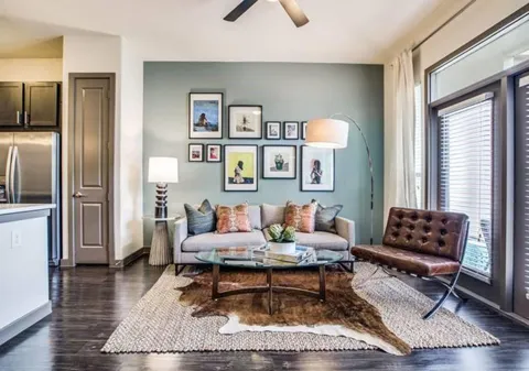 935 Wilcrest #2022