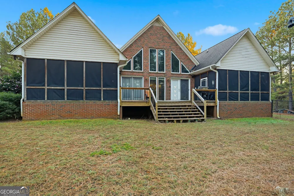 1907 Mountain Creek Church RD Starr, SC 29684