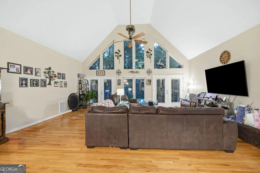 1907 Mountain Creek Church RD Starr, SC 29684