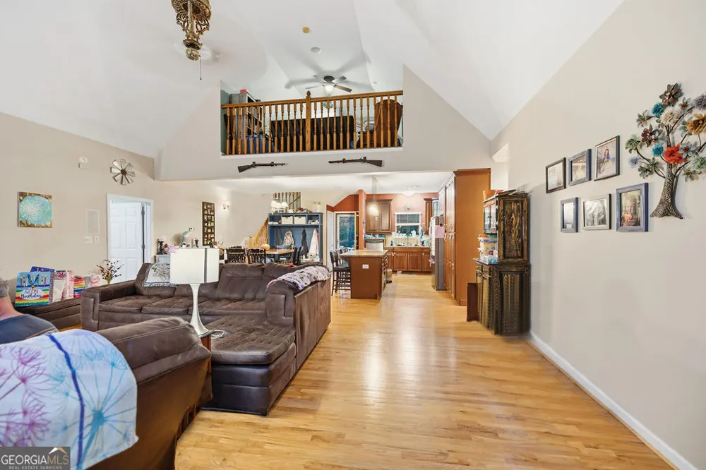 1907 Mountain Creek Church RD Starr, SC 29684