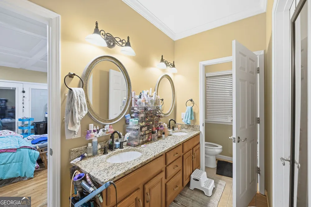 1907 Mountain Creek Church RD Starr, SC 29684