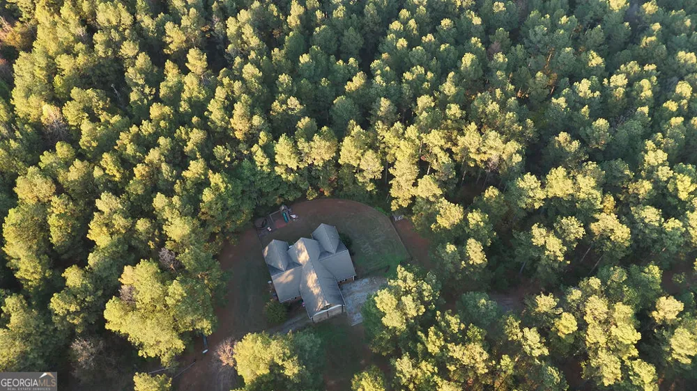 1907 Mountain Creek Church RD Starr, SC 29684