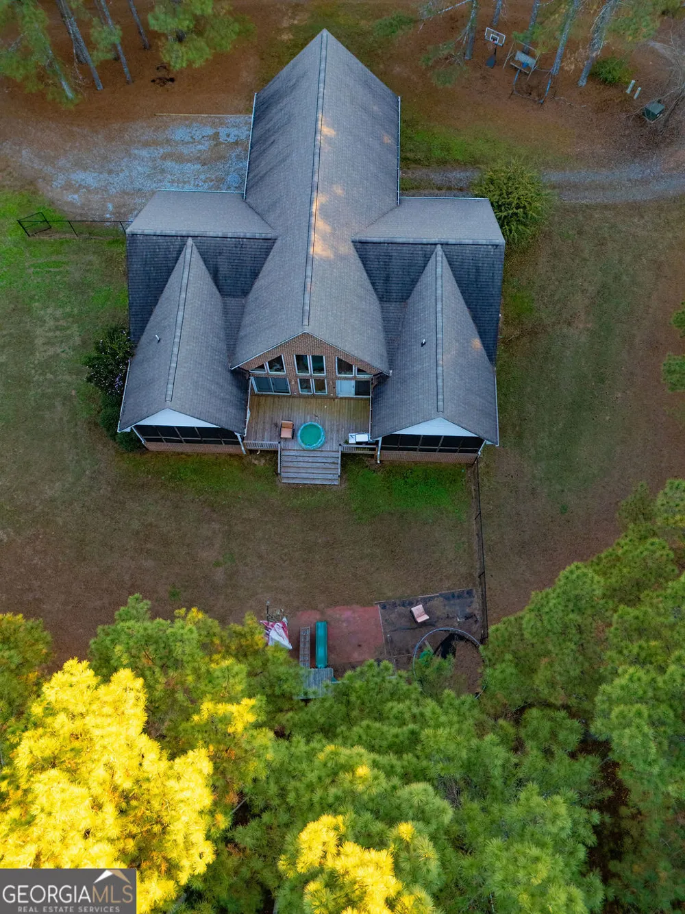 1907 Mountain Creek Church RD Starr, SC 29684