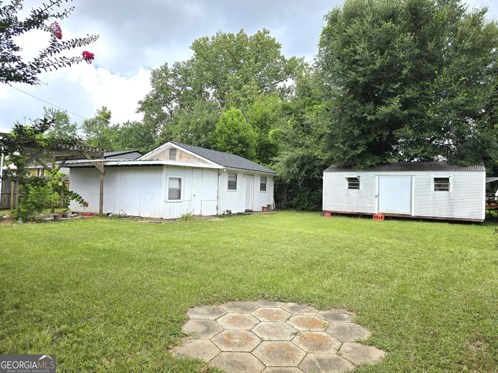 1052 Fairlane DR Louisville, GA 30434